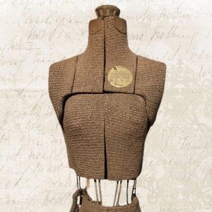 Antique De Luxe Adjustable Dress Form in Jr. Size